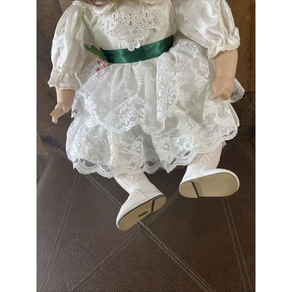 House of Lloyd Christmas Around the World Kaitlyn Mikael Porcelain Doll Vtg 1991